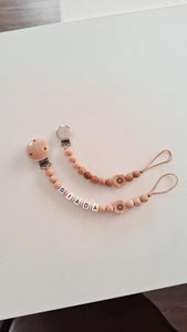 Personalized Pacifier Clip (poppy)